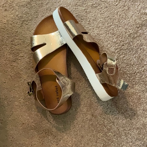 Sandals - Picture 3 of 3